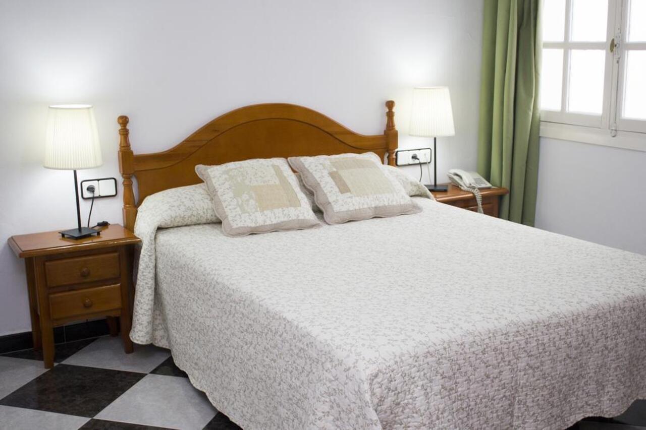 Hotel Oasis Conil De La Frontera Extérieur photo