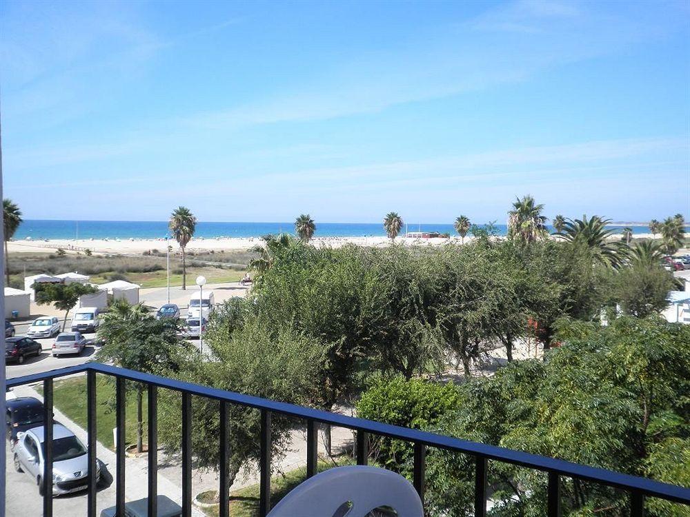 Hotel Oasis Conil De La Frontera Extérieur photo